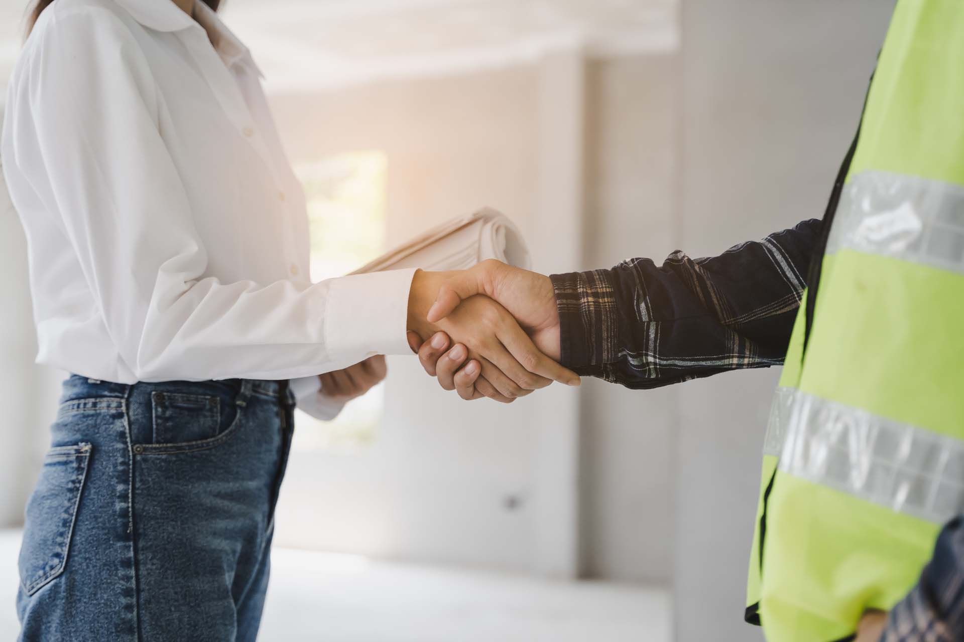 偏らない立場でサポートします